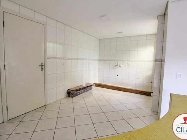 Sobrado 3 quartos e 3 banheiros, para alugar, no bairro Uberaba em Curitiba