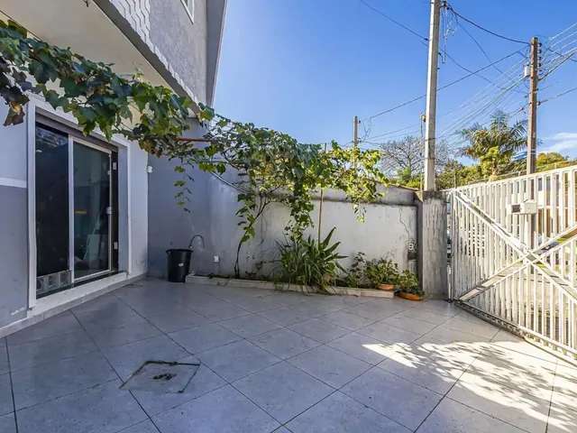 Sobrado 4 quartos e 2 banheiros, à venda, no bairro Cidade Industrial em Curitiba