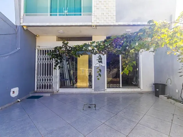 Sobrado 4 quartos e 2 banheiros, à venda, no bairro Cidade Industrial em Curitiba