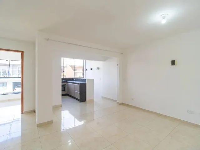 Sobrado 3 quartos e 2 banheiros, para alugar, no bairro Cidade Industrial em Curitiba