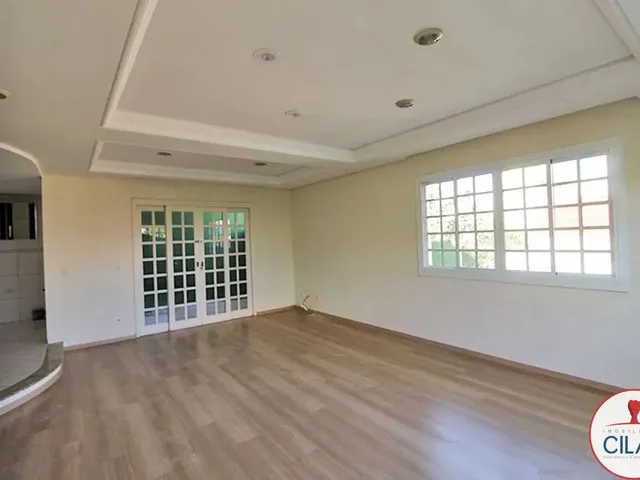 Sobrado 3 quartos e 3 banheiros, para alugar, no bairro Uberaba em Curitiba