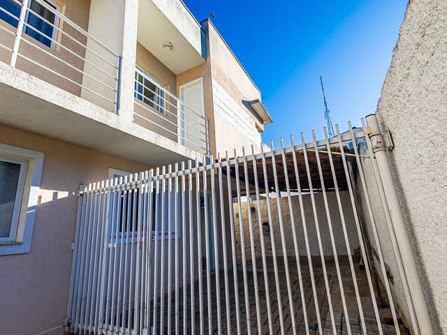 Sobrado com 132m² 3 quartos e 2 banheiros, à venda, no bairro Pilarzinho em Curitiba