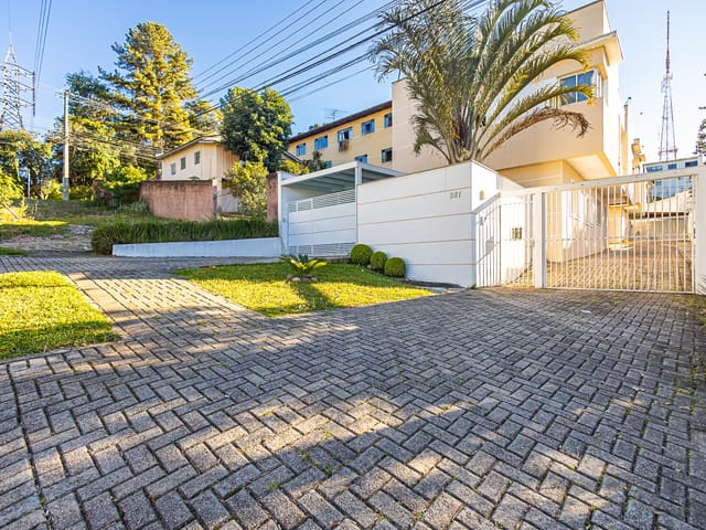 Sobrado com 132m² 3 quartos e 2 banheiros, à venda, no bairro Pilarzinho em Curitiba