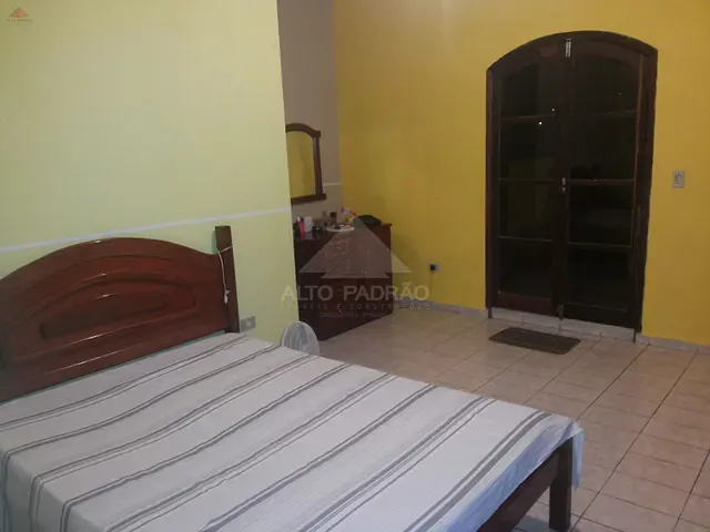 Sobrado 3 quartos e 2 banheiros, à venda, no bairro Vila Magini em Mauá