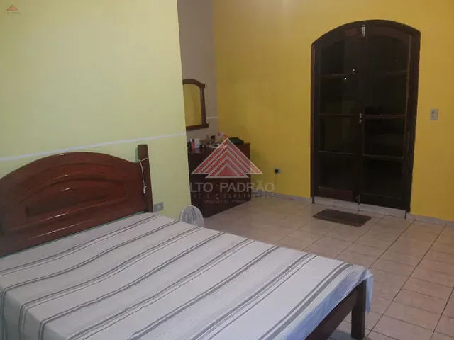 Sobrado 3 quartos e 2 banheiros, à venda, no bairro Vila Magini em Mauá