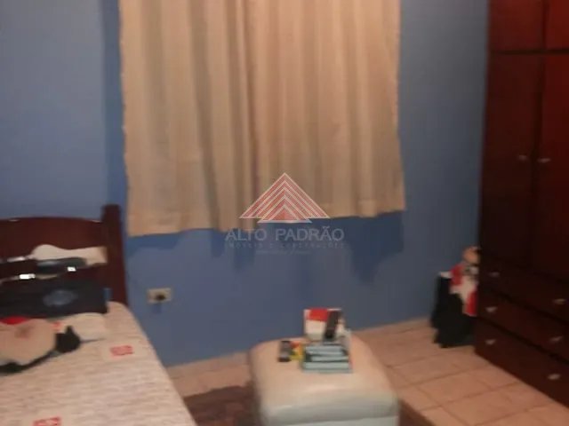 Sobrado 3 quartos e 2 banheiros, à venda, no bairro Vila Magini em Mauá
