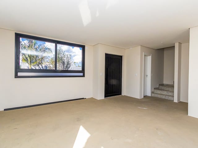 Sobrado com 295m² 3 quartos e 5 banheiros, à venda, no bairro São Lourenço em Curitiba