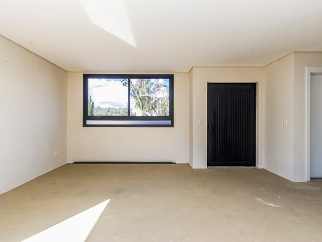 Casa com 295m² 3 quartos e 5 banheiros, à venda, no bairro São Lourenço em Curitiba