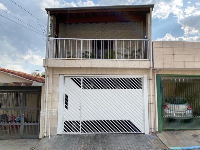 Sobrado com 200m² 4 quartos e 3 banheiros, à venda, no bairro Jardim São Miguel em Taboão da Serra