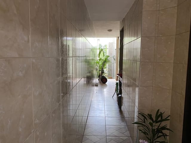Sobrado com 200m² 4 quartos e 3 banheiros, à venda, no bairro Jardim São Miguel em Taboão da Serra