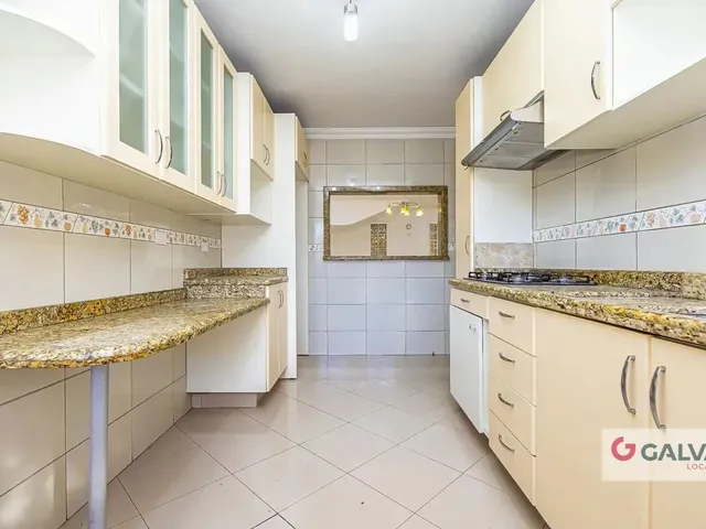 Sobrado 3 quartos e 4 banheiros, para alugar, no bairro Jardim Botânico em Curitiba