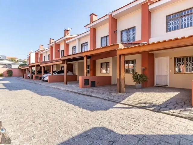Casa 3 quartos e 2 banheiros, para alugar, no bairro Capão Raso em Curitiba