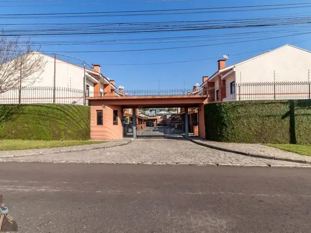 Casa 3 quartos e 2 banheiros, para alugar, no bairro Capão Raso em Curitiba
