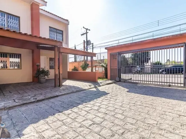 Casa 3 quartos e 2 banheiros, para alugar, no bairro Capão Raso em Curitiba