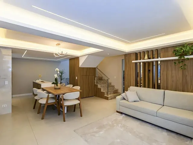 Casa com 200m² 3 quartos e 4 banheiros, à venda, no bairro Xaxim em Curitiba