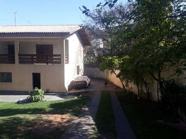 Sobrado com 450m² 4 quartos e 3 banheiros, à venda, no bairro Jardim Maria Tereza em Cotia