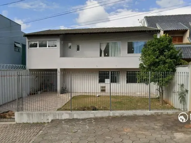 Casa 4 quartos e 3 banheiros, para alugar, no bairro Santa Felicidade em Curitiba