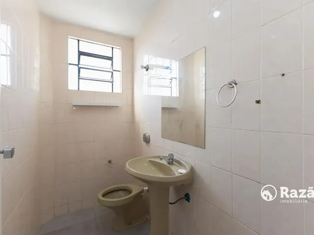 Sobrado 4 quartos e 3 banheiros, para alugar, no bairro Santa Felicidade em Curitiba