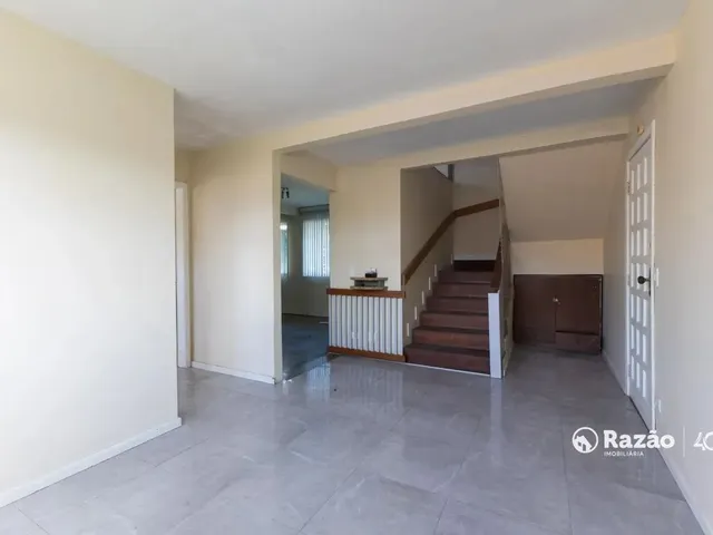 Sobrado 4 quartos e 1 banheiro, para alugar, no bairro Santa Felicidade em Curitiba