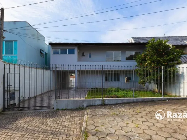 Sobrado 4 quartos e 3 banheiros, para alugar, no bairro Santa Felicidade em Curitiba