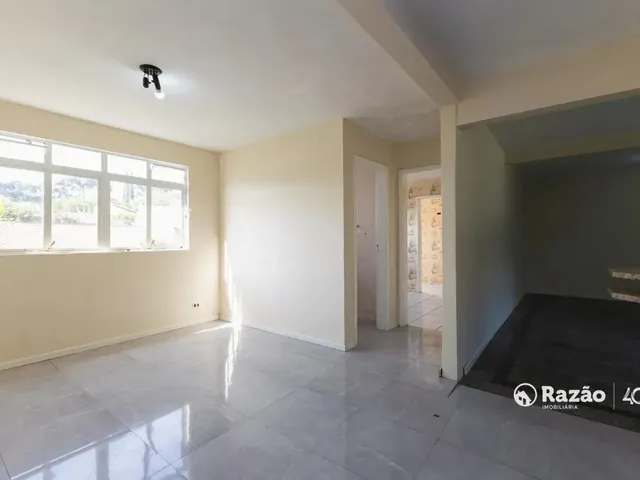 Sobrado 4 quartos e 1 banheiro, para alugar, no bairro Santa Felicidade em Curitiba