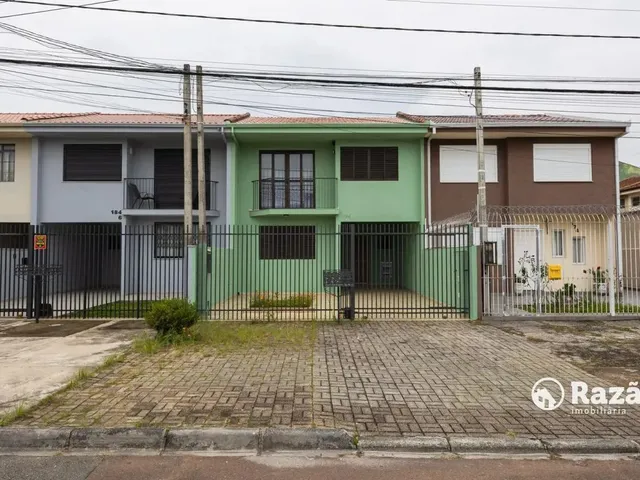 Sobrado 3 quartos e 4 banheiros, para alugar, no bairro Cajuru em Curitiba