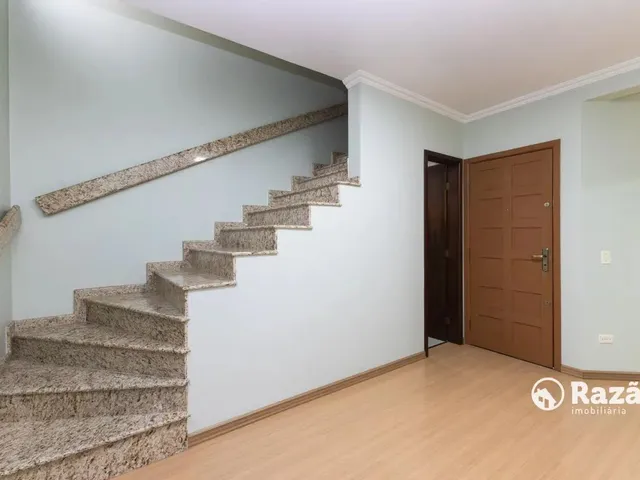 Sobrado 3 quartos e 4 banheiros, para alugar, no bairro Cajuru em Curitiba