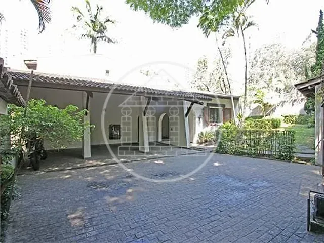 Sobrado com 1140m² 3 quartos e 5 banheiros, à venda, no bairro Jardim Marajoara em São Paulo
