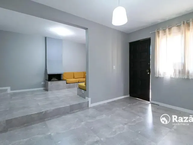 Casa 3 quartos e 3 banheiros, para alugar, no bairro Mercês em Curitiba