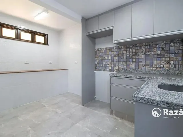Casa 3 quartos e 3 banheiros, para alugar, no bairro Mercês em Curitiba