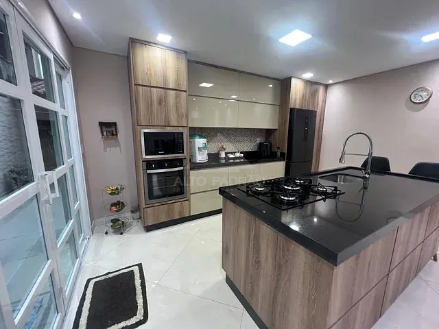 Sobrado com 175m² 4 quartos e 2 banheiros, à venda, no bairro Vila São Francisco em Mauá