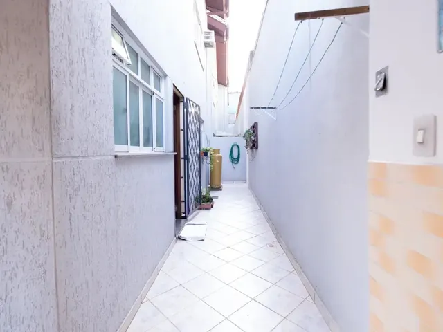 Casa com 160m² 5 quartos e 5 banheiros, à venda, no bairro Bacacheri em Curitiba