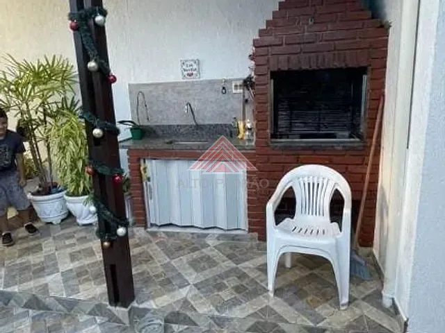 Sobrado 4 quartos e 5 banheiros, à venda, no bairro Jardim Araguaia em Mauá