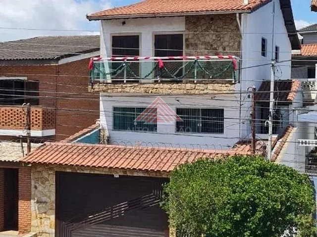 Sobrado 4 quartos e 5 banheiros, à venda, no bairro Jardim Araguaia em Mauá