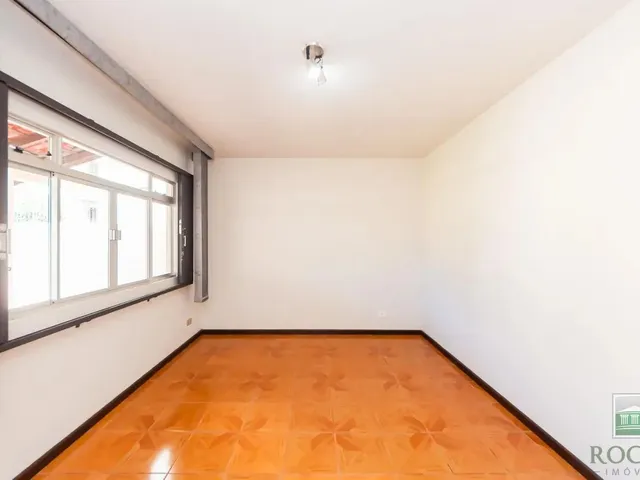 Sobrado 4 quartos e 5 banheiros, para alugar, no bairro Bacacheri em Curitiba