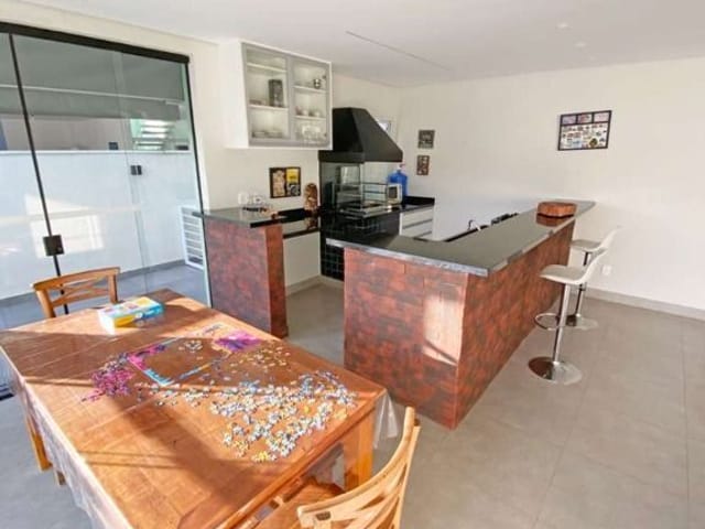 Sobrado com 373m² 3 quartos e 3 banheiros, à venda, no bairro Reserva Vale Verde em Cotia