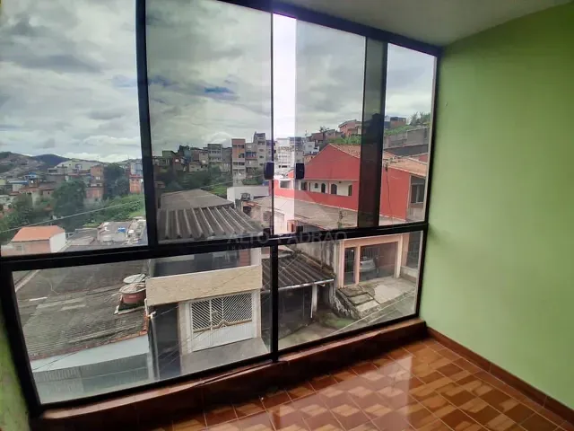 Sobrado 3 quartos e 3 banheiros, à venda, no bairro Jardim Zaira em Mauá