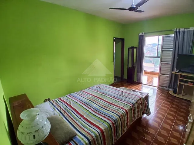 Sobrado 3 quartos e 3 banheiros, à venda, no bairro Jardim Zaira em Mauá