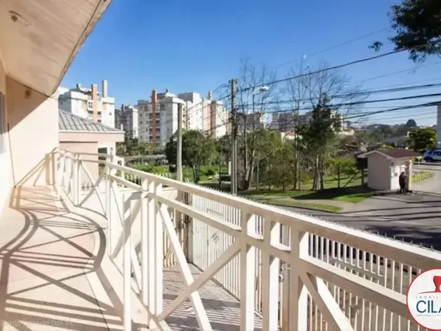 Casa 5 quartos e 4 banheiros, à venda, no bairro Capão Raso em Curitiba