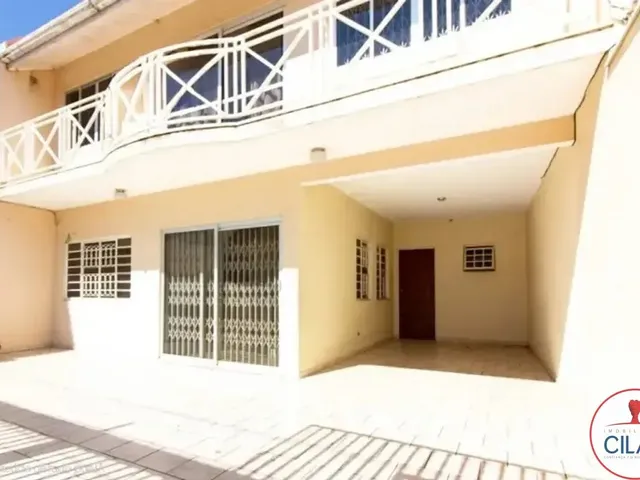 Casa 5 quartos e 4 banheiros, à venda, no bairro Capão Raso em Curitiba