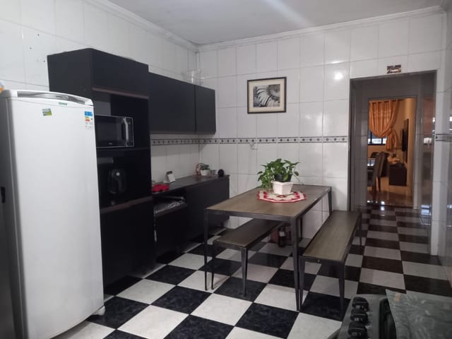 Sobrado com 140m² 3 quartos e 2 banheiros, à venda, no bairro Jardim Ipanema (Zona Oeste) em São Paulo