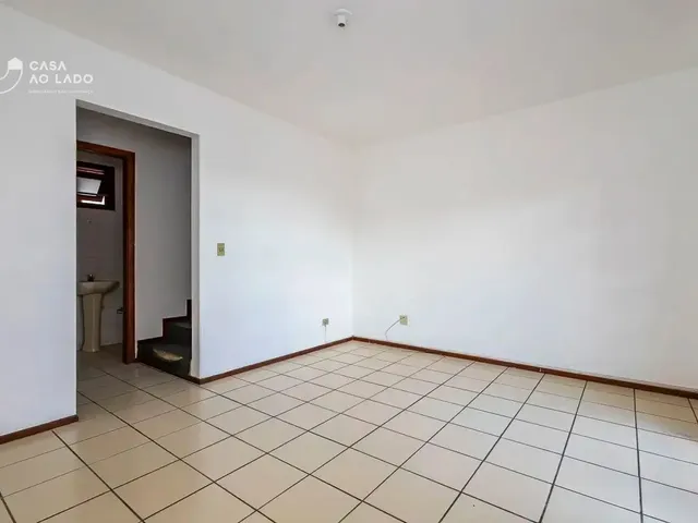 Casa 3 quartos e 1 banheiro, para alugar, no bairro Fazendinha em Curitiba