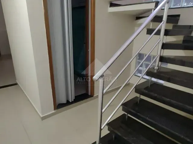 Sobrado com 180m² 3 quartos e 3 banheiros, para alugar, no bairro Jardim Pedroso em Mauá