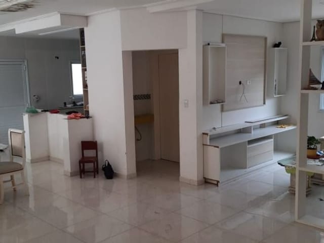 Sobrado com 1250m² 5 quartos e 6 banheiros, à venda, no bairro Parque Rizzo em Cotia