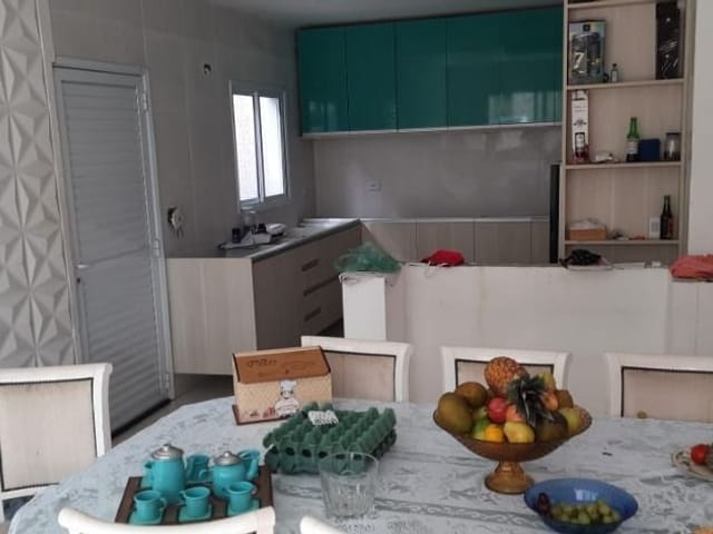 Sobrado com 1250m² 5 quartos e 6 banheiros, à venda, no bairro Parque Rizzo em Cotia