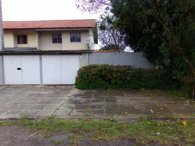 Casa com 150m² 4 quartos e 4 banheiros, para alugar, no bairro Cajuru em Curitiba