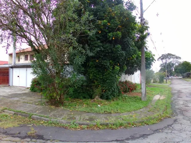 Casa com 150m² 4 quartos e 4 banheiros, para alugar, no bairro Cajuru em Curitiba