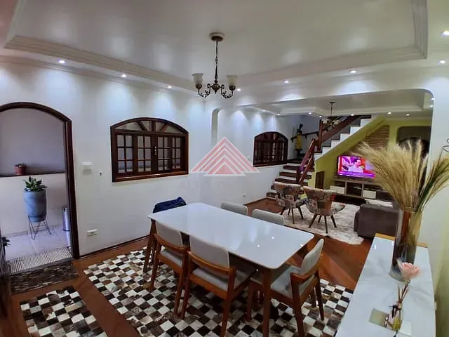 Sobrado com 129m² 4 quartos e 3 banheiros, à venda, no bairro Jardim Mauá em Mauá