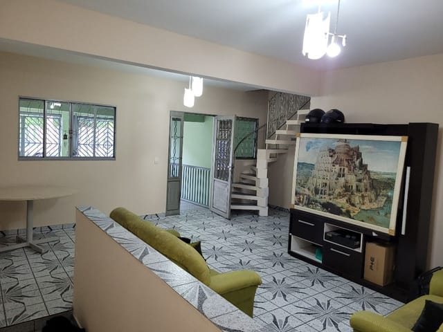 Sobrado com 300m² 4 quartos e 4 banheiros, à venda, no bairro Jardim Europa em Jandira