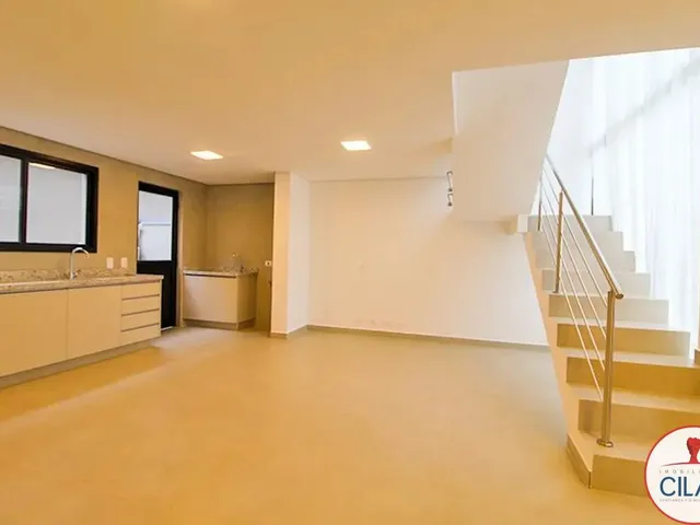 Casa 2 quartos e 3 banheiros, para alugar, no bairro Campina do Siqueira em Curitiba